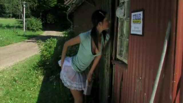 Руская блядь в деревне порно видео